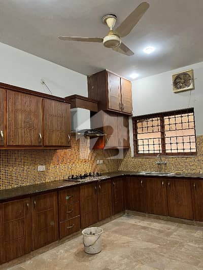 ای ۔ 11 اسلام آباد میں 3 کمروں کا 1 کنال بالائی پورشن 1.75 لاکھ میں کرایہ پر دستیاب ہے۔ ای ۔ 11 اسلام آباد میں 3 کمروں کا 1 کنال بالائی پورشن 1.75 لاکھ میں کرایہ پر دستیاب ہے۔