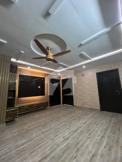 02 BEDROOM LUXURY UNFURNISHED APARTMENT AVAILABLE FOR RENT AT GULBERG GREEN ISLAMABAD