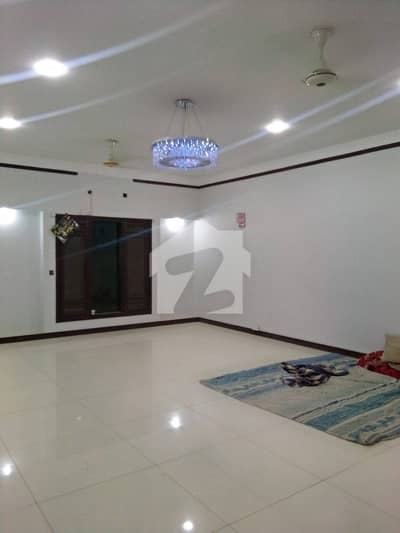 Vince Mall Clifton Block 9 Prime location beside Forum Mall Presenting a well-planned and spacious 2200 sq ft apartment offering refined living in the heart of Clifton.
