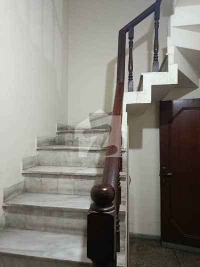 Model Town Ext Block M Seven Marla Upper Portion Available For Rent