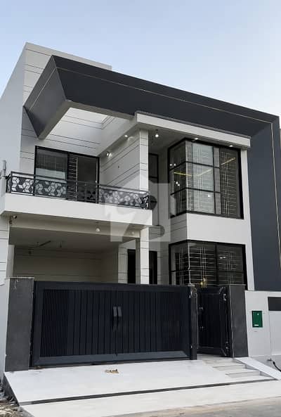 10 Marla Owner Build Gray Structure
