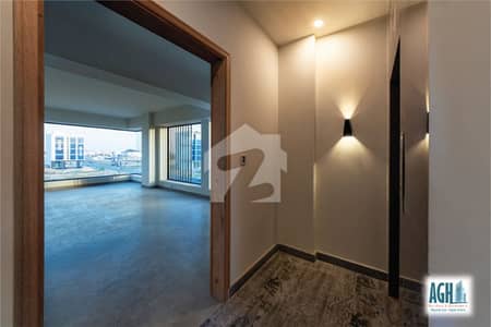 BRAND NEW OFFICE FOR RENT PHASE 8
