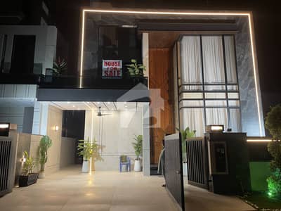 10 Marla house for sale in Bahria Town Lahore