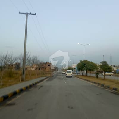 10Marla Plot Available For Very Reasonable Price Sector E-16/2 Cabinet Division (CDECHS),