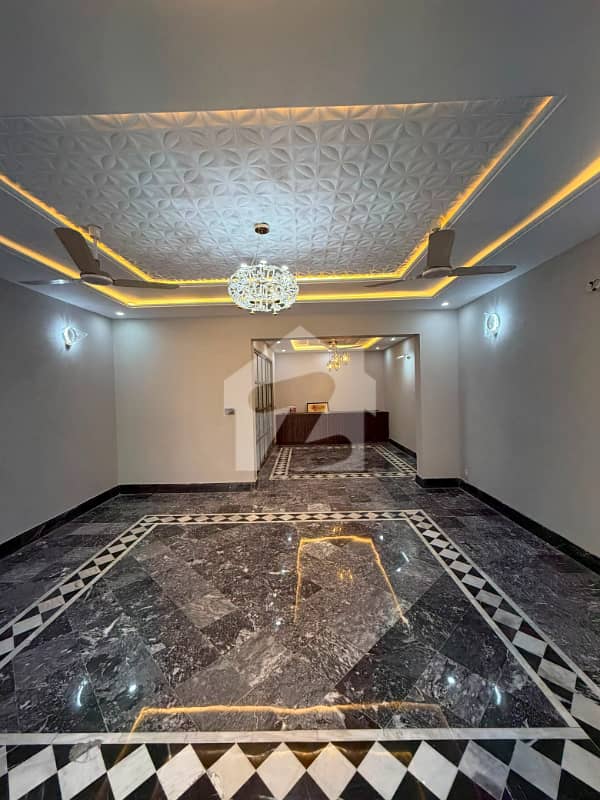 1 Kanal Full House For Rent In F-11/4 1 Kanal Full House For Rent In F-11/4