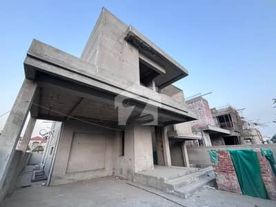 ڈی ایچ اے فیز 6 ڈیفنس (ڈی ایچ اے),لاہور میں 6 کمروں کا 1 کنال مکان 10.35 کروڑ میں برائے فروخت۔