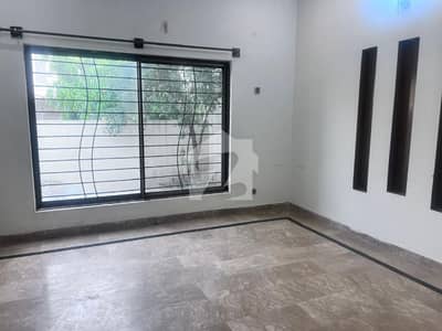 10 Marla Lower Portion For Rent In Valancia Town Lahore