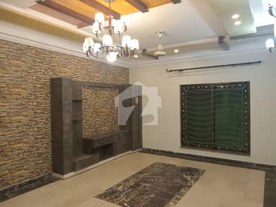 1 KANAL USED HOUSE FOR SALE