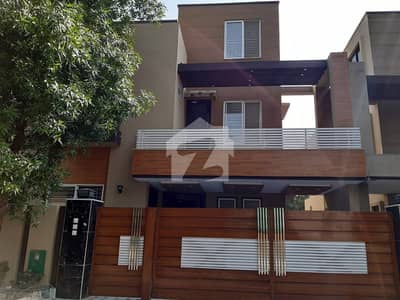 10 Marla Upper Portion For Rent In Bahria Town Lahore