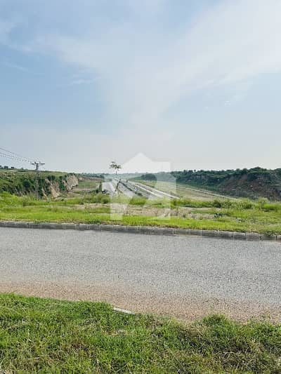 8 Marla Boulevard Catagory Front Back Open Plot With Possession Letter For Available Sale