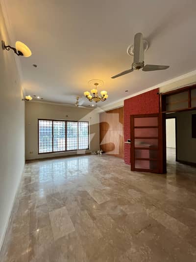 UPPER PORTION AVAILABLE FOR RENT IN E11