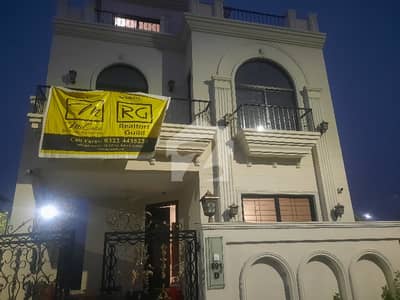 ڈی ایچ اے 9 ٹاؤن ۔ بلاک اے ڈی ایچ اے 9 ٹاؤن,ڈیفنس (ڈی ایچ اے),لاہور میں 2 کمروں کا 8 مرلہ بالائی پورشن 75.0 ہزار میں کرایہ پر دستیاب ہے۔ ڈی ایچ اے 9 ٹاؤن ۔ بلاک اے ڈی ایچ اے 9 ٹاؤن,ڈیفنس (ڈی ایچ اے),لاہور میں 2 کمروں کا 8 مرلہ بالائی پورشن 75.0 ہزار میں کرایہ پر دستیاب ہے۔