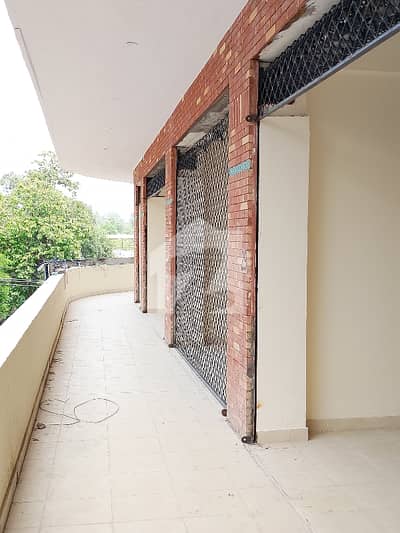 سرور روڈ کینٹ,لاہور میں 1 مرلہ Studio دکان 60.0 ہزار میں کرایہ پر دستیاب ہے۔