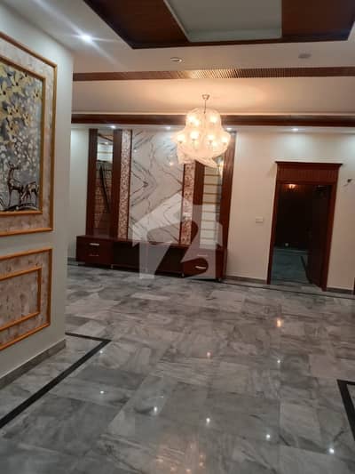 این ایف سی 1 لاہور میں 7 کمروں کا 1 کنال مکان 6.5 کروڑ میں برائے فروخت۔