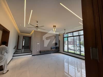 Corner 14 Marla Designer House For Sale in Multi Garden B-17 Islamabad