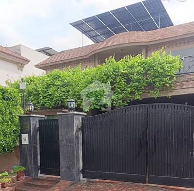 20 MARLA ELEGANT AND FULLY MAINTAINED SUPER HOT LOCATED BUNGALOW IS AVAILABLE IN THE BEST BLOCK OF DHA LAHORE. SOLAR SYSTEM INSTALLED