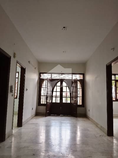 120 Square Yards House In Gulshan-E-Iqbal - Block 6 Is Available For Rent