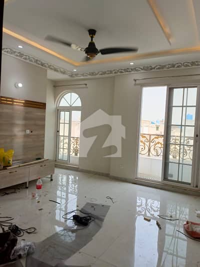 10 Marla Spanish 2nd Floor For Rent( Near 3star academy)
