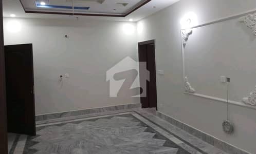فیصل ٹاؤن لاہور میں 5 کمروں کا 1 کنال مکان 3.0 لاکھ میں کرایہ پر دستیاب ہے۔