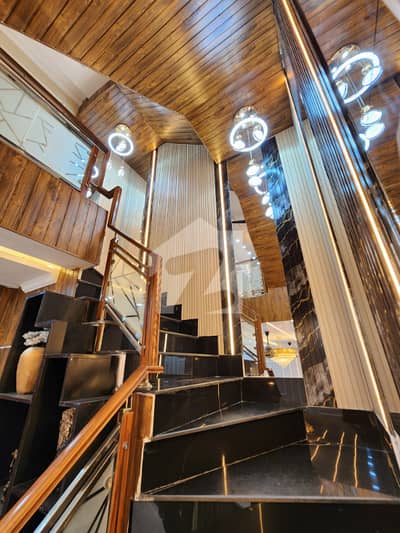 BRAND NEW LUXURY 5 MARLA HOUSE AVAILABLE FOR SALE IN PARK VIEW CITY LHR BRAND NEW LUXURY 5 MARLA HOUSE AVAILABLE FOR SALE IN PARK VIEW CITY LHR