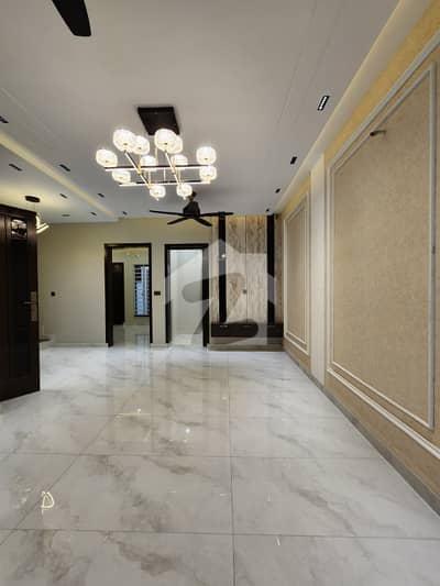 BRAND NEW LUXURY 5 MARLA HOUSE AVAILABLE FOR SALE IN PARK VIEW CITY LHR BRAND NEW LUXURY 5 MARLA HOUSE AVAILABLE FOR SALE IN PARK VIEW CITY LHR