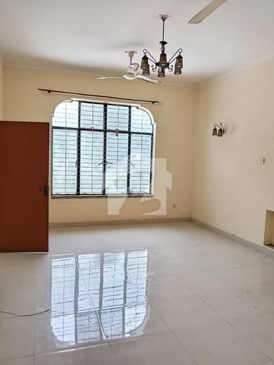 Upper Portion For Rent on Sarwar Road Main Cantf Upper Portion For Rent on Sarwar Road Main Cantf