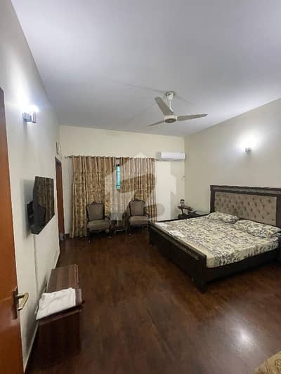 Kanal Double Unit Bungalow Near To Commercial Market