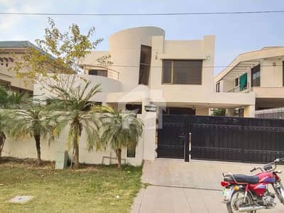 PRIME LOCTION ONE KANAL UPPER PORTION AVAILABLE FOR RENT IN DHA PHASE 4 ,
