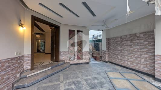 10marla Slightly Used Bungalow In Dha Ph5 10marla Slightly Used Bungalow In Dha Ph5