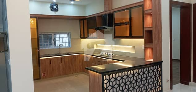 10 MARLA BEAUTIFULL BRAND NEW HOUSE AVAILBLE FOR SALE