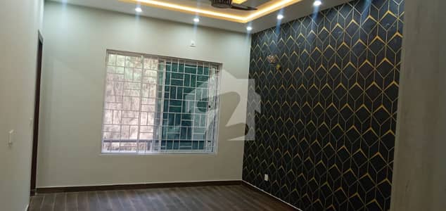 10 MARLA BEAUTIFULL BRAND NEW HOUSE AVAILBLE FOR SALE