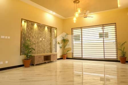20 MARLA BEAUTIFULL BRAND NEW HOUSE AVAILBLE FOR SALE