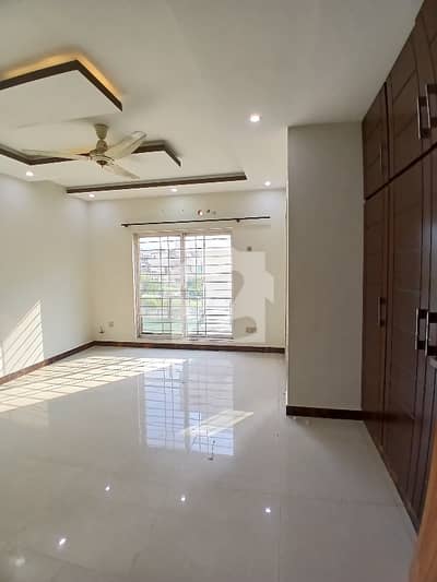 10 marla Upper portion available For Rent Bharia Twon phase 8