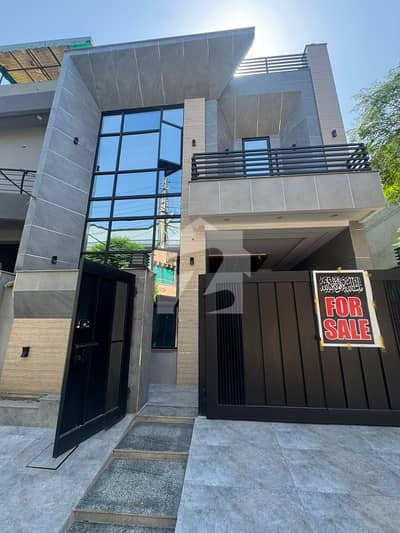 5 Marla luxery ultra Modern style Double storey house available for sale in Johertown phase ii Lahore by Fast property services Lahore with gas meter also 5 Marla luxery ultra Modern style Double storey house available for sale in Johertown phase ii Lahore by Fast property services Lahore with gas meter also