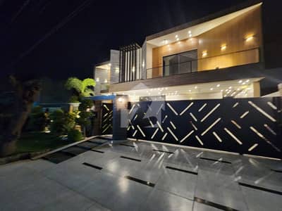 1 kanal ultra Modern style Double storey luxery stylish house available for sale in wapdatown phase 1 Lahore by Fast property services