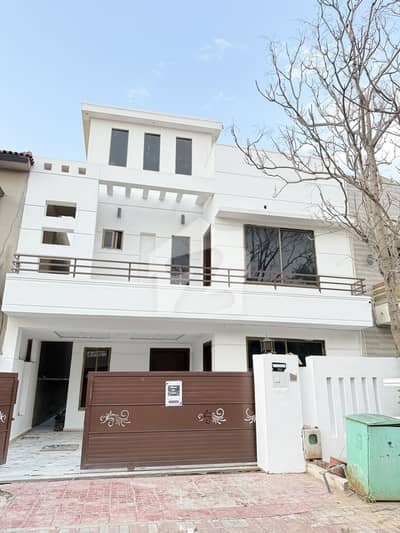 10 Marla House For SALE