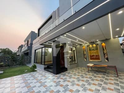 BEAUTIFUL ONE KANAL UPPER PRTION AVAILABLE FOR RENT IN DHA PHASE 5 BEAUTIFUL ONE KANAL UPPER PRTION AVAILABLE FOR RENT IN DHA PHASE 5