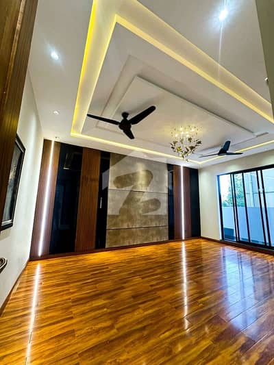 Ultra-Luxury 1 Kanal Mansion For Sale Bahria Town, Lahore