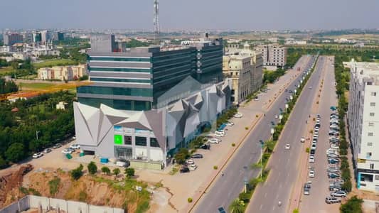 10 Marla Park Face Develop Possession Plot In F Block Gulberg
