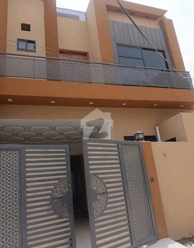 ملتان پبلک سکول روڈ ملتان میں 3 کمروں کا 4 مرلہ مکان 1.3 کروڑ میں برائے فروخت۔