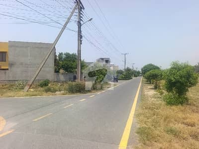 اے ڈبلیو ٹی فیز 2 ۔ بلاک سی اے ڈبلیو ٹی فیز 2,اے ڈبلیو ٹی آرمی ویلفیئر ٹرسٹ,رائیونڈ روڈ,لاہور میں 1 کنال رہائشی پلاٹ 1.98 کروڑ میں برائے فروخت۔