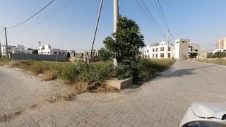 West open Corner 600 Square Yards Residential Plot In Only Rs. 66000000