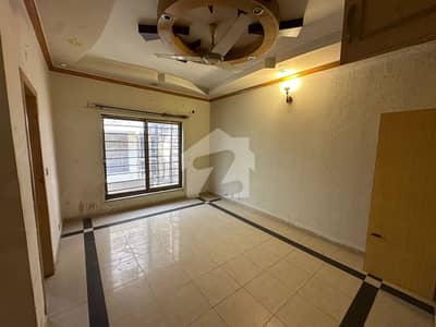10 Marla ground portion available for rent