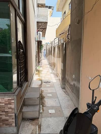1 KANAL VERY NEAT AND CLEAN MARBLE FLOOR UPPER PORTION IS AVAILABLE FOR RENT IN WAPDA TOWN PHASE 1.