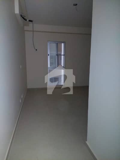 Luxury Flat For Sell 3 bed L .