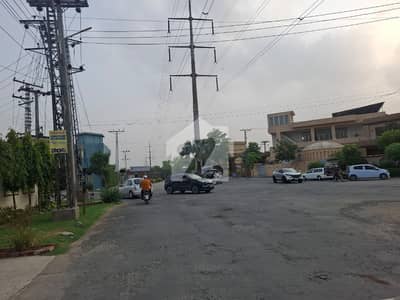 10 Marla Semi Commercial 80-Feet Road, Ideal Location Near Park Mosque Market Plot For Sale