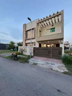 7 Marla House Available For Rent In Abubaker Block Proper Double Unit 5 Bedrooms