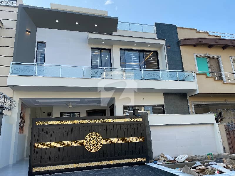 30x60 Beautifull House For Sale in G-13 30x60 Beautifull House For Sale in G-13