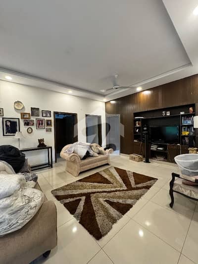 F10 Such A Amazing Location What A Outstanding Double Storey Full House With Beautiful Lawn