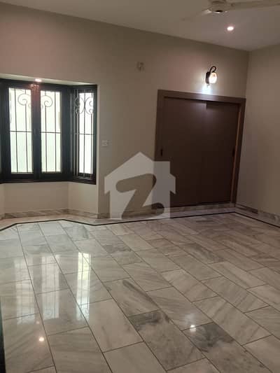 ڈی ایچ اے فیز 6 ڈی ایچ اے ڈیفینس,کراچی میں 5 کمروں کا 1 کنال مکان 4.75 لاکھ میں کرایہ پر دستیاب ہے۔